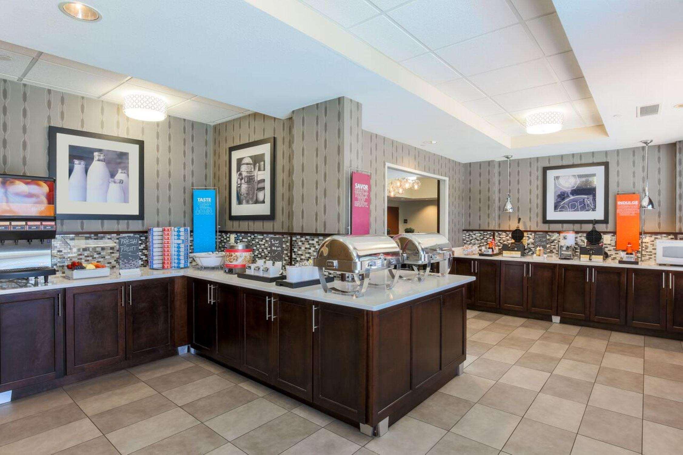 Hampton Memphis-southwind Hotel 3*