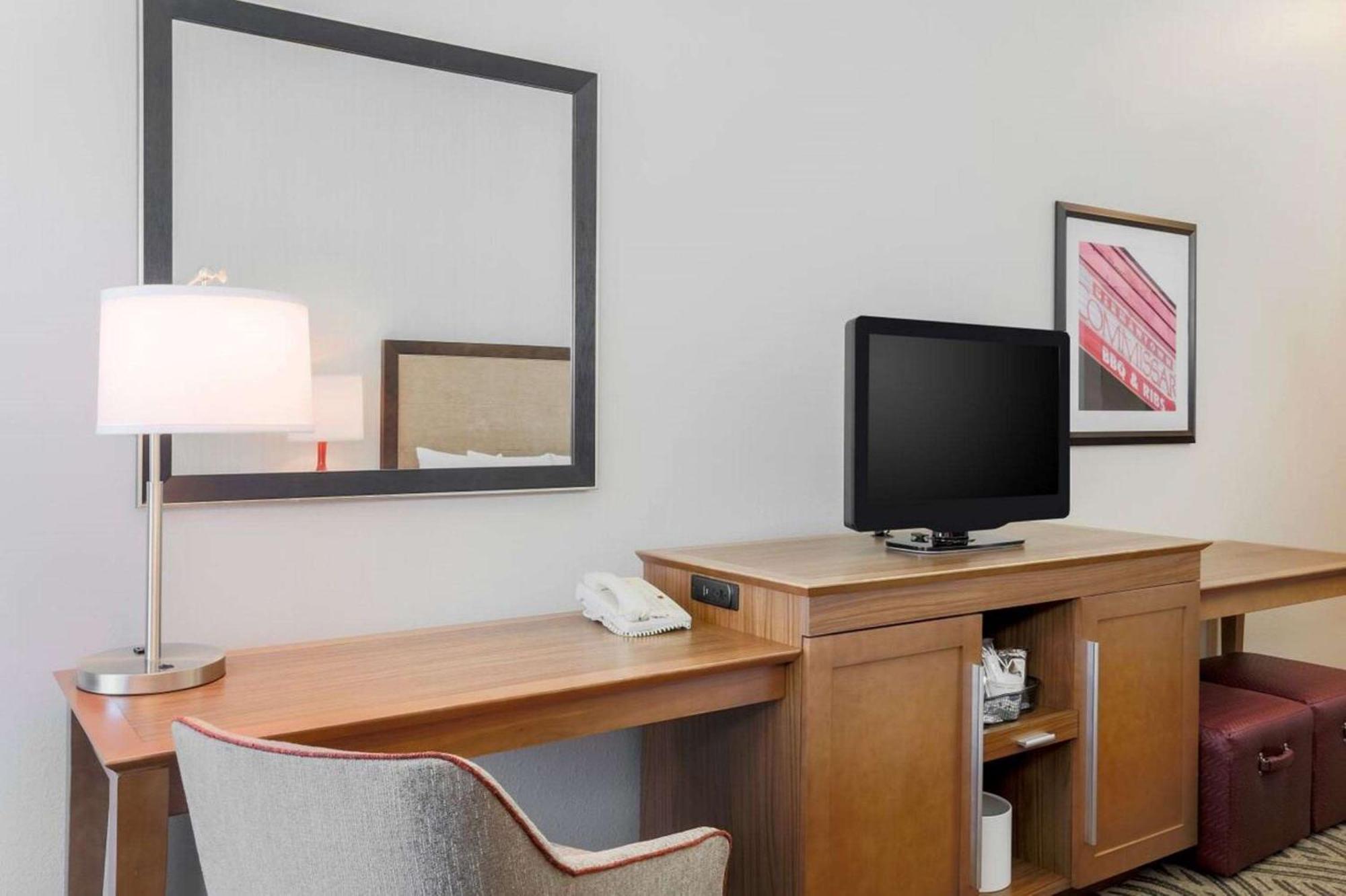 Hampton Memphis-southwind Hotel